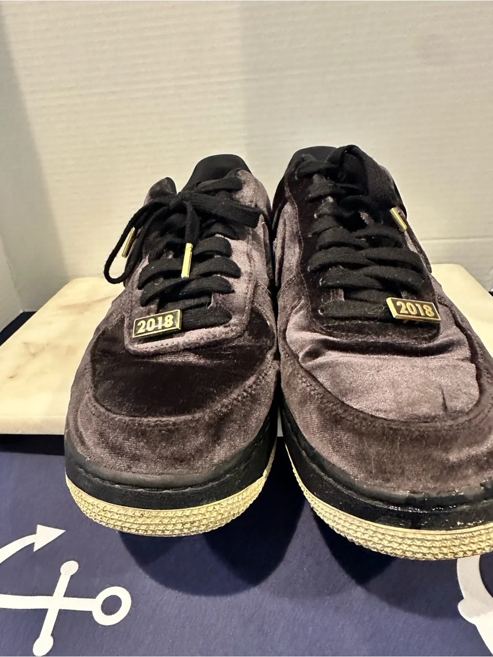 Nike Air Force 1 Velvet Low-Top Sneakers shoes size 9